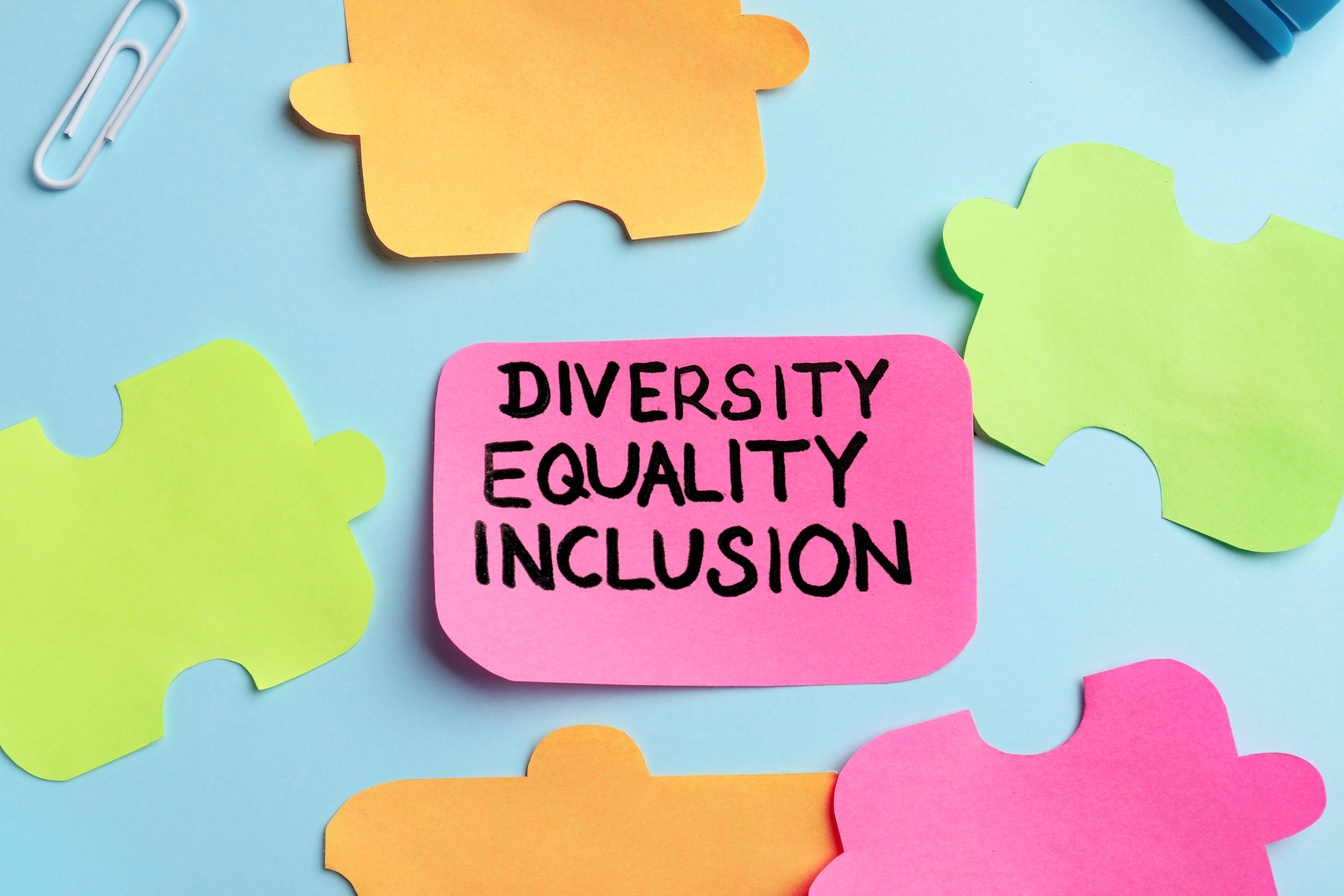 Sticky Note with Words Diversity, Equality, Inclusion and Paper